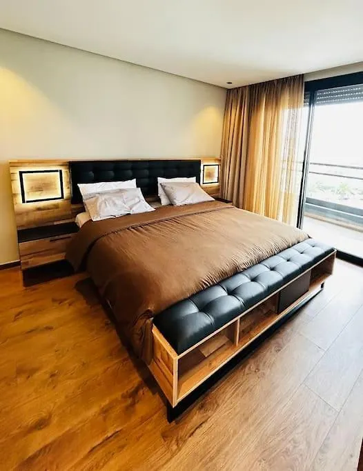 Sublime Appartement Maarif Terrasse Parking カサブランカ
